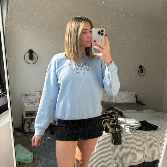 NIKE Crew Neck Sweatshirt - Picture 3 of 7